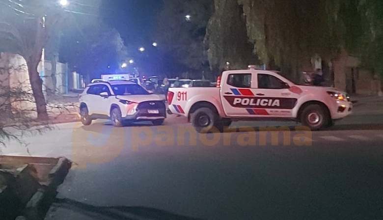 Un móvil policial chocó en una esquina céntrica de Jáchal
