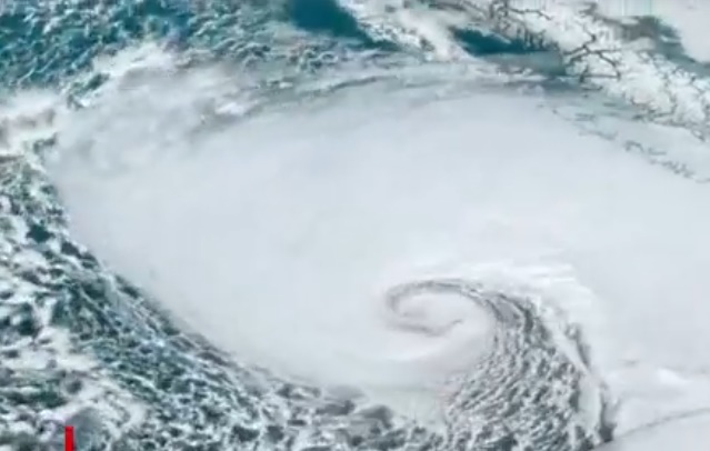 El norte de California enfrenta precipitaciones récord debido a un río atmosférico mientras se avecina otro ciclón bomba