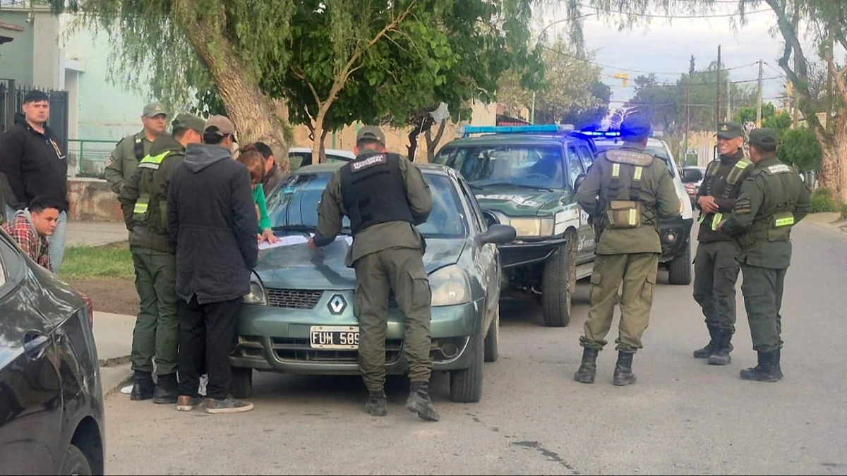 Interceptaron un auto con tres ocupantes y secuestraron 88 dosis de cocaína en Jáchal
