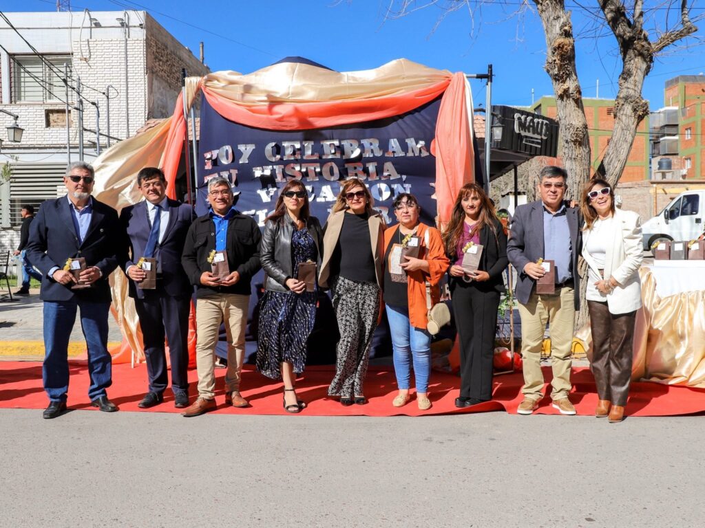 Jáchal homenajeará a docentes jubilados en un acto por el Día del Maestro