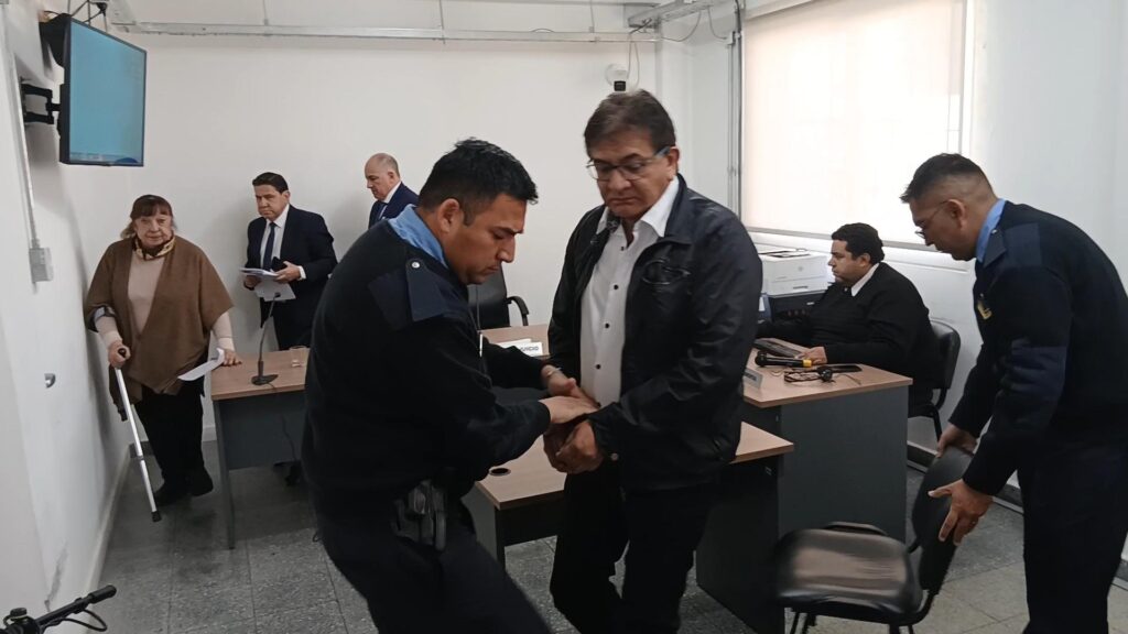 Condenaron a 7 años de prisión al ginecólogo Miguel Maza por abuso sexual: mira el video de la sentencia