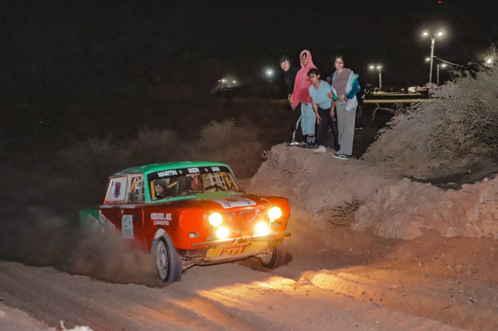 El prime nocturno del Campeonato Sanjuanino de Travesía volvió a encender la pasión por el deporte motor en Jáchal