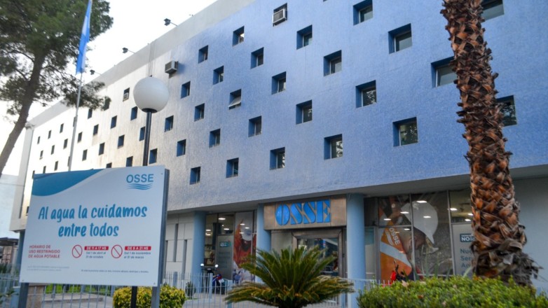 Obras Sanitarias lanza descuentos en la tarifa y quita de deudas para jubilados y trabajadores independientes