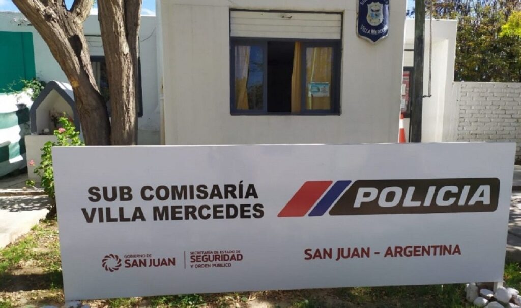 Accidente en Villa Mercedes: una joven y su hermanito fueron hospitalizados tras chocar contra una camioneta