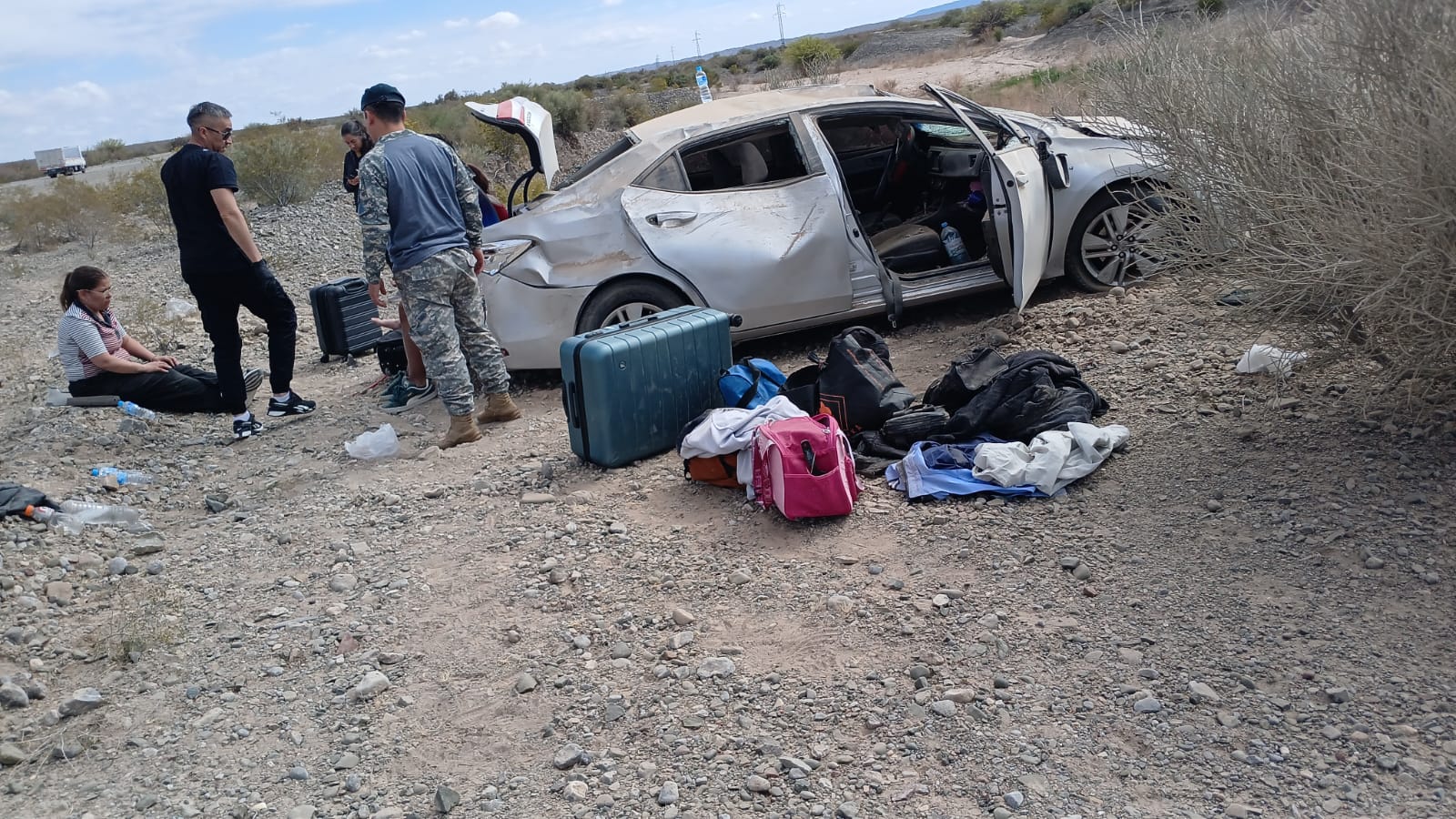 Violento accidente en la Ruta 40: cuatro catamarqueños volcaron y dos de ellos fueron trasladados al hospital Rawson
