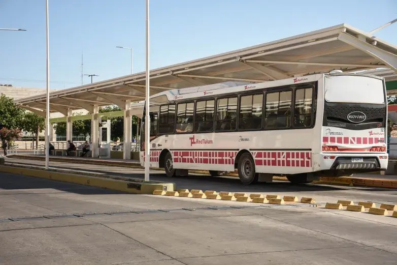 La Justicia ordenó levantar el paro de colectivos y dispuso que se restablezca el servicio en San Juan